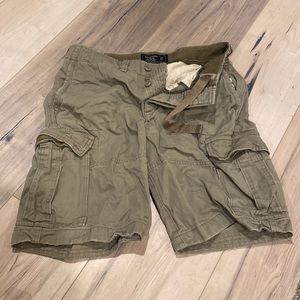 Abercrombie And Fitch Olive Green Cargo shorts size 30